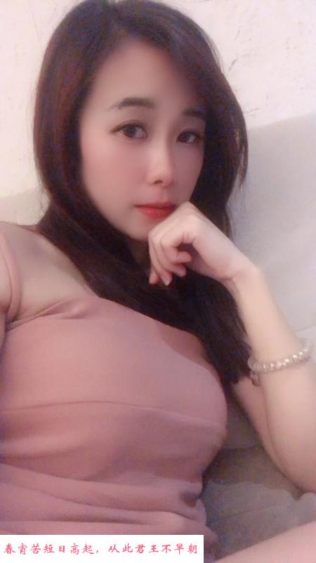 汉街身材超好女孩 第1张
