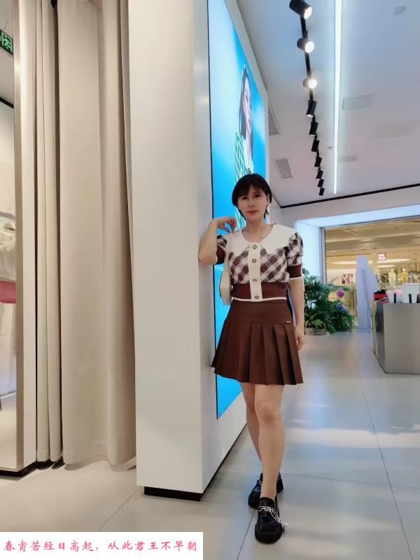 武汉小个子姐姐 第1张
