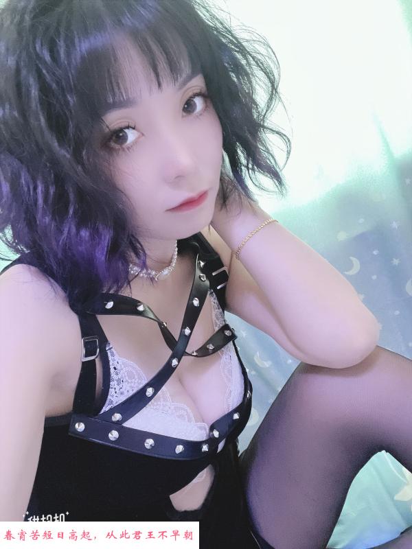 哈尔滨大胸美女小爱 第1张