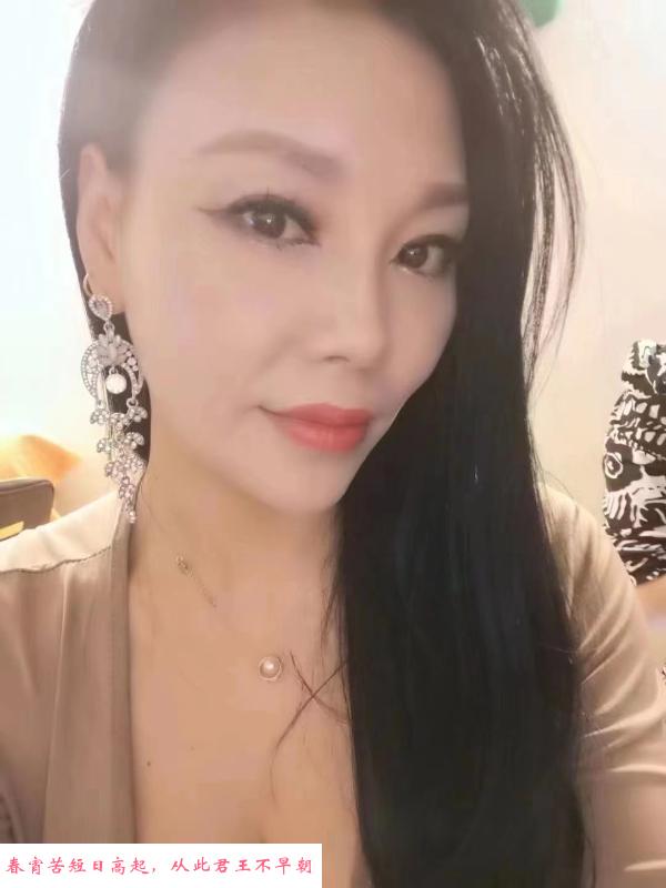 素质大奶少妇 第1张