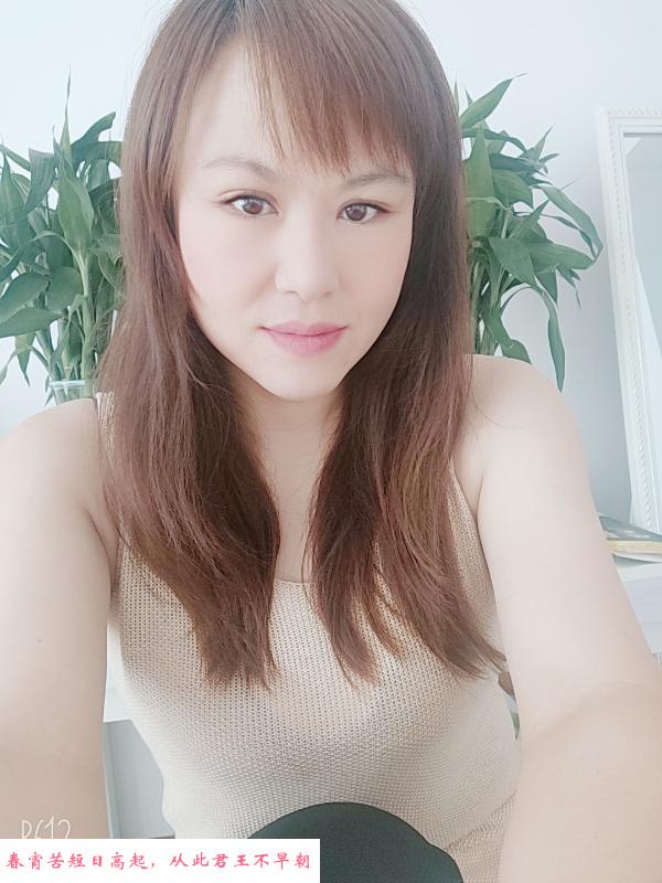 松江肤白熟女 第1张