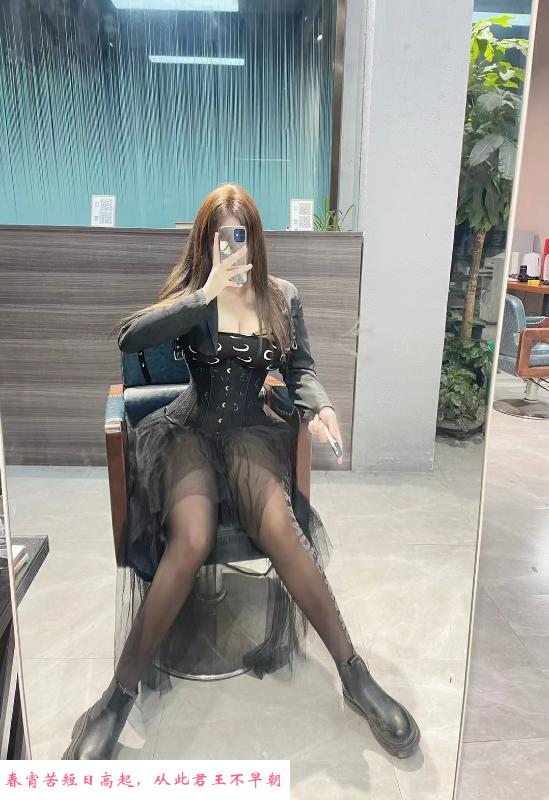 西湖骚美女夏冰 第2张