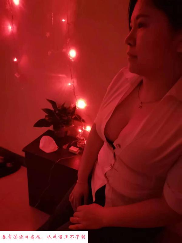 大胸熟女骚 第3张