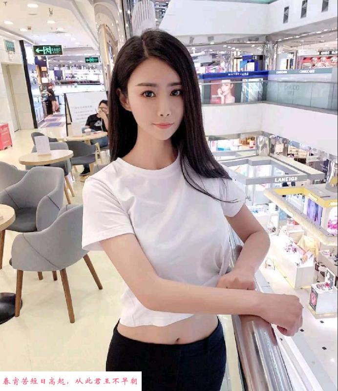 身材不错的健身妹子 第1张