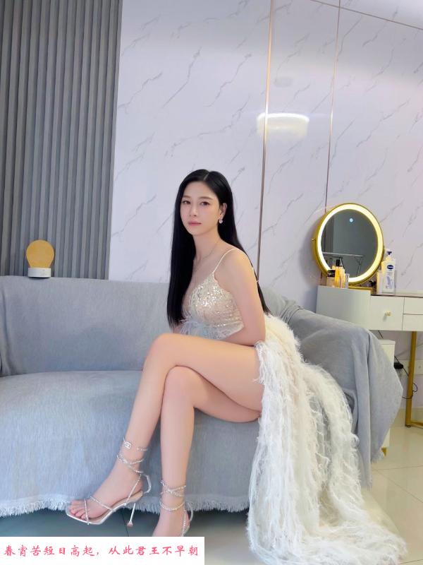 天河黑丝长腿妹子 第1张