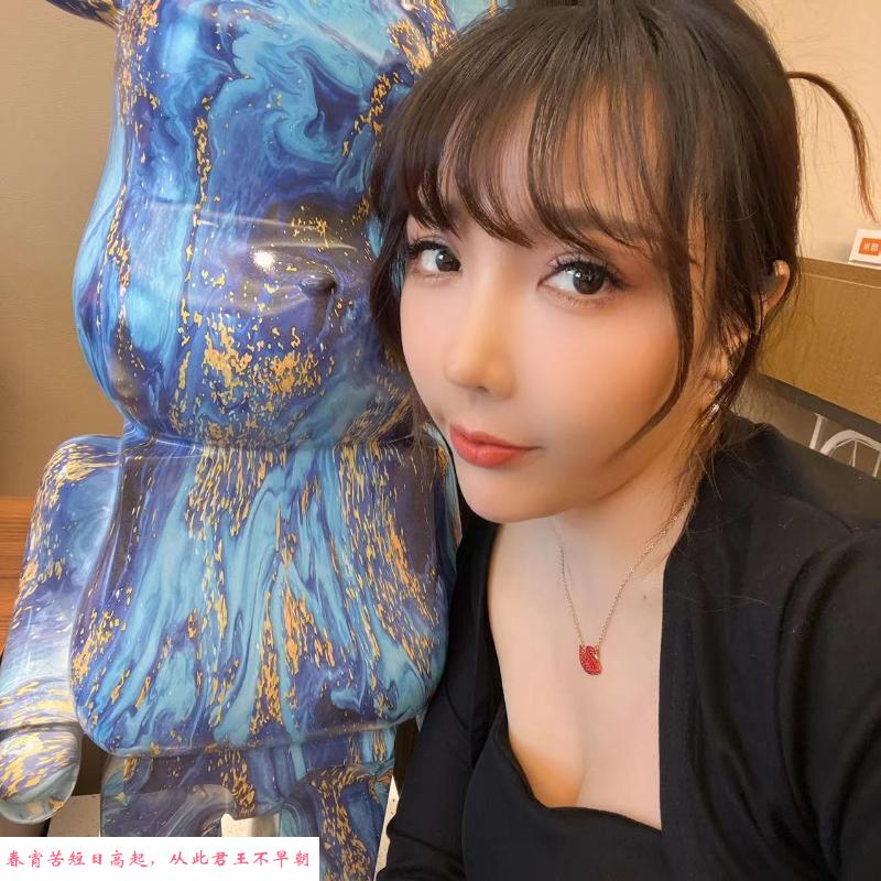 风骚女子飞飞 第3张