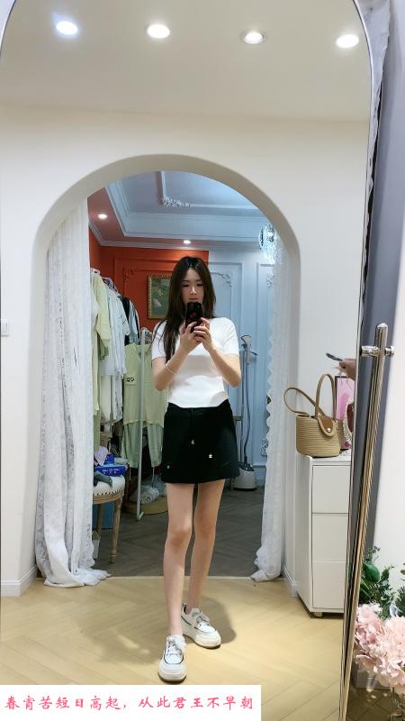 江宁双龙大道美女 第1张
