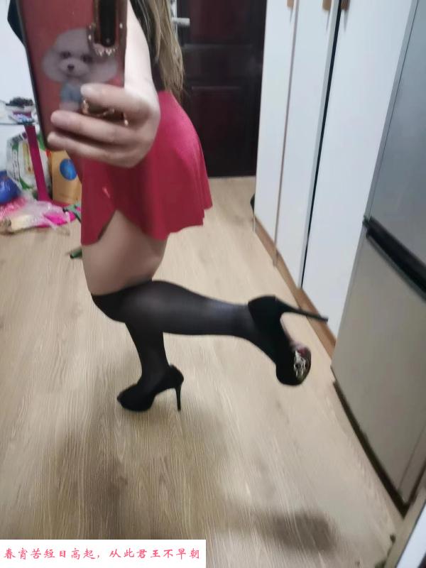 常府街附近诱人少妇 第1张