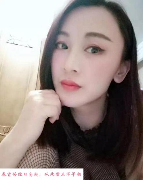 大胸妹子 第1张