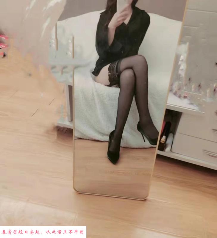 模特身材腿长美女 第1张