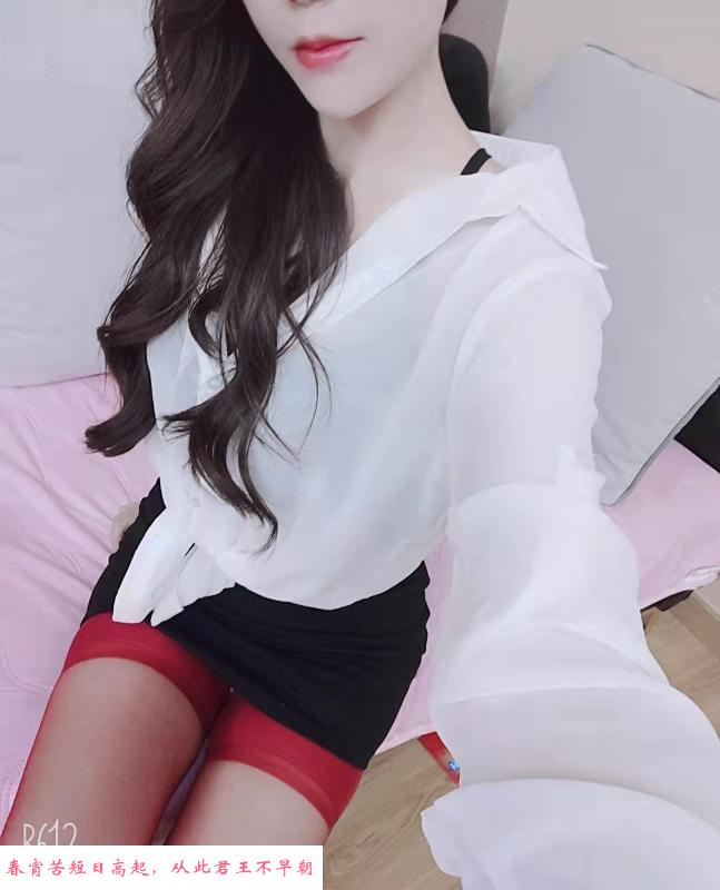 模特身材腿长美女 第3张
