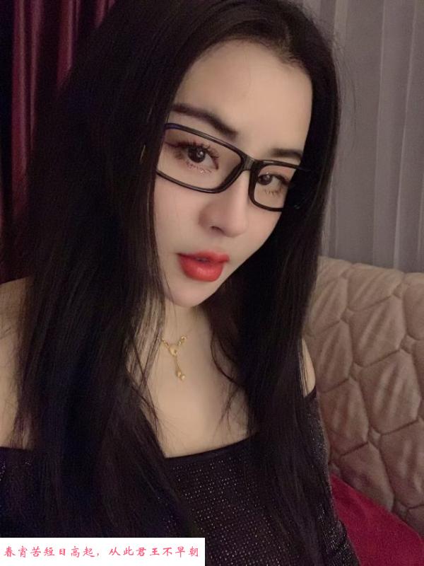 健身大胸妹 第1张