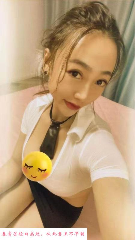 口活不错的制服姐姐 第1张