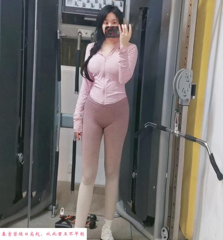 瑜伽一字马痴女 第2张