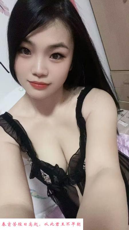 天鹅湖长腿小少妇 第2张