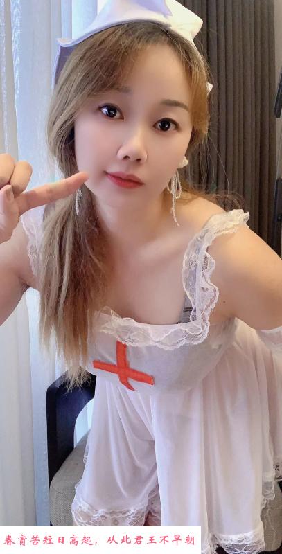 甜甜妹磨棒舌吻 第1张