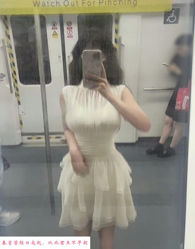美女御姐酥胸蜜桃臀 第1张
