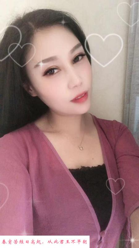 风韵犹存风骚熟女 第1张