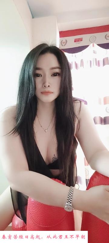 大波骚女漫妮后花园 第2张