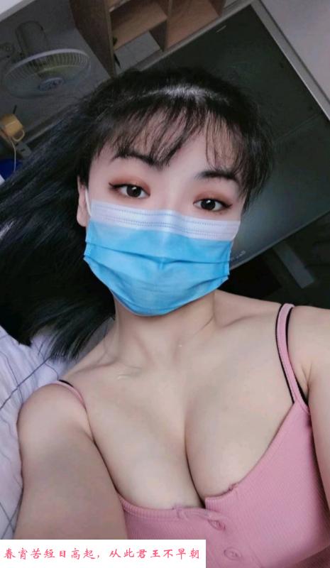 天河客运站大胸熟女 第2张