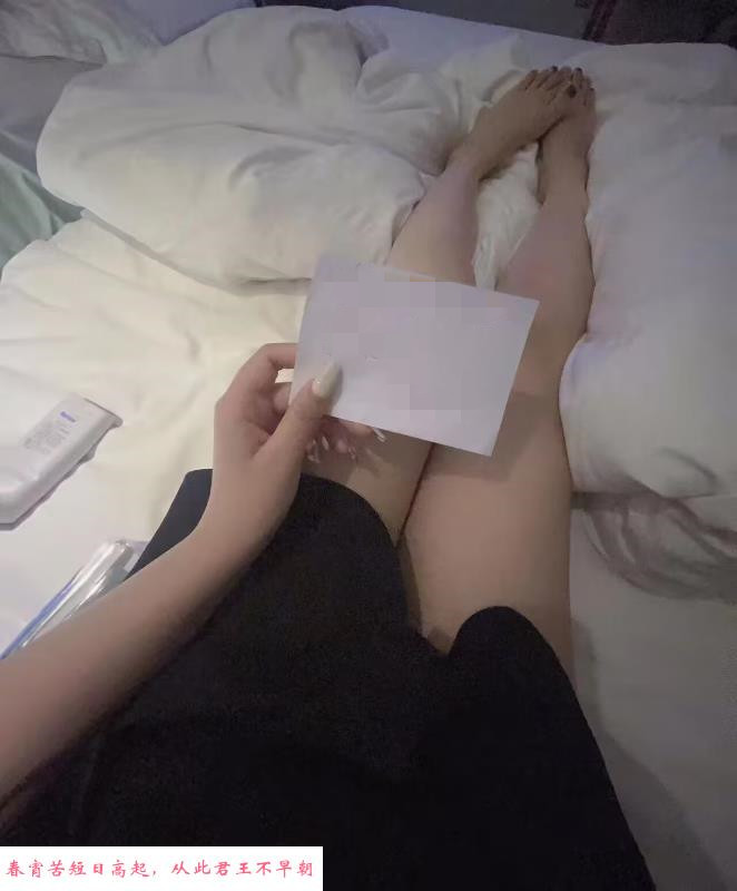 丝袜大长腿奈奈 第1张
