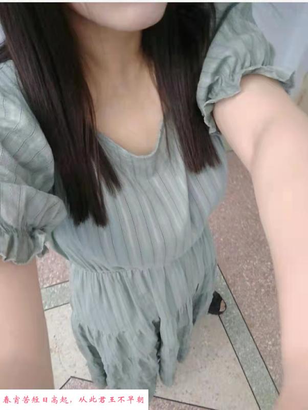 人间尤物骚货 第4张