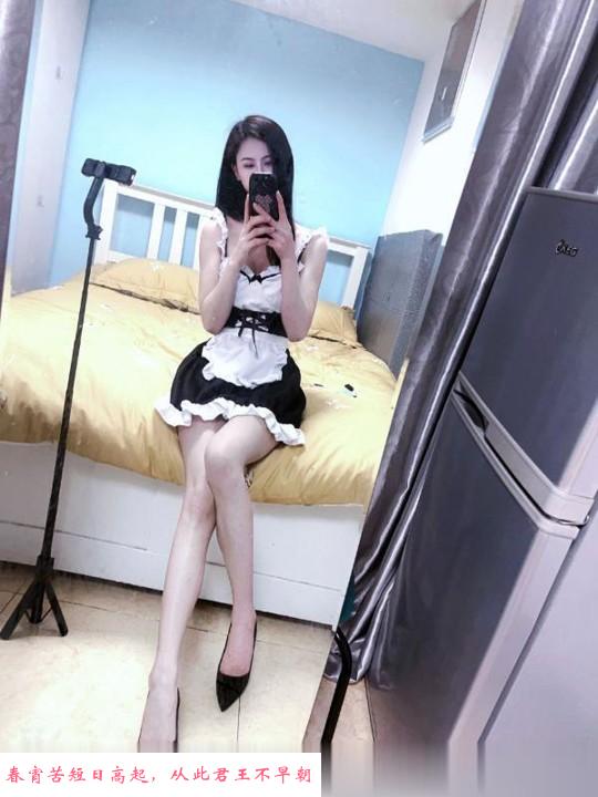 长腿气质型妹子 第1张
