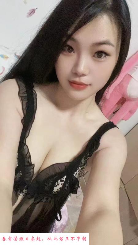 可乐长腿肤白小骚妇 第1张