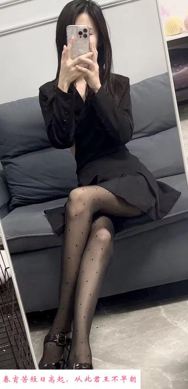性感制服兔兔女孩 第3张