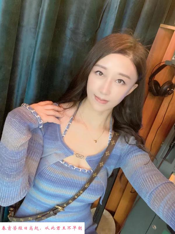 光谷附近的妹子 第2张