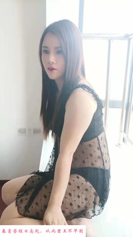 西站长腿轻熟女 第2张