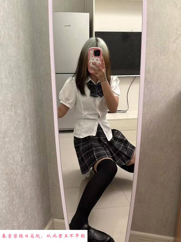 仁和路嫩妹蓓蓓可蛇 第2张