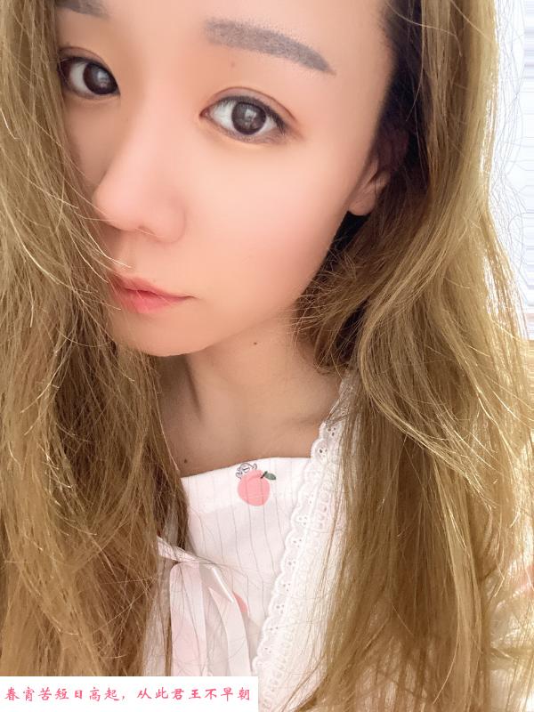 李石性感少妇 第1张