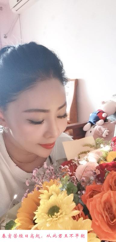 长腿黑丝少妇 第1张