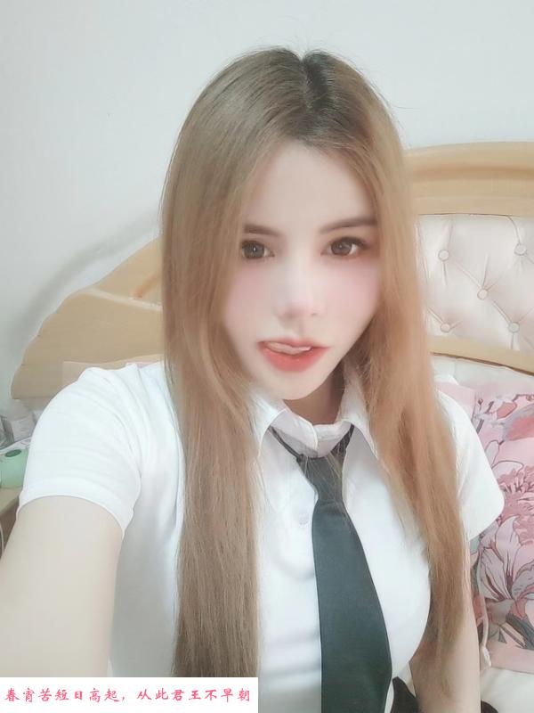 长相混血的少妇 第1张