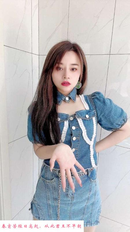南京卖衣服兼职小姑娘 第2张