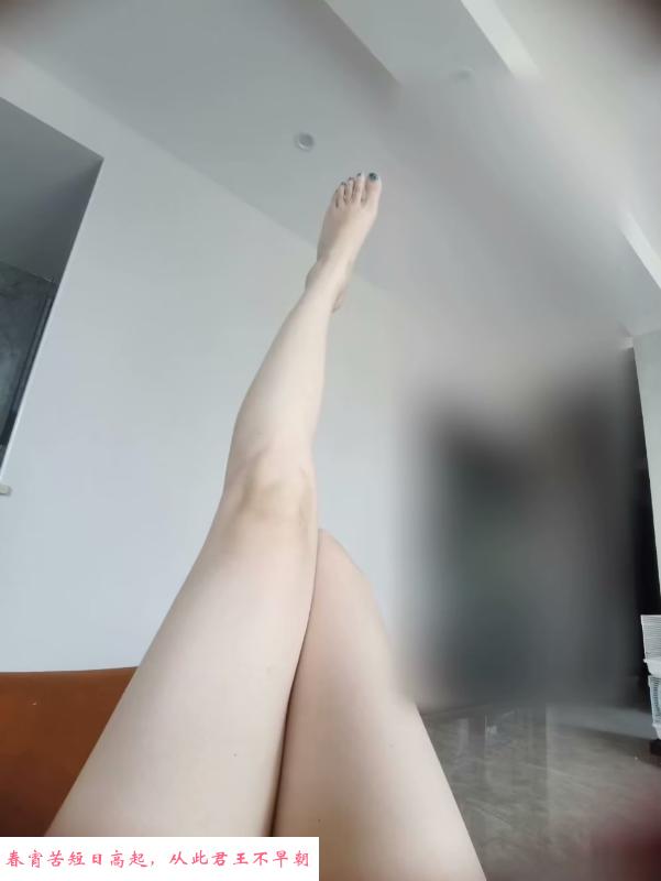 170高挑白皙少妇 第2张