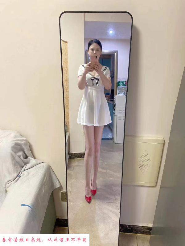 长腿眼镜娘少妇 第2张