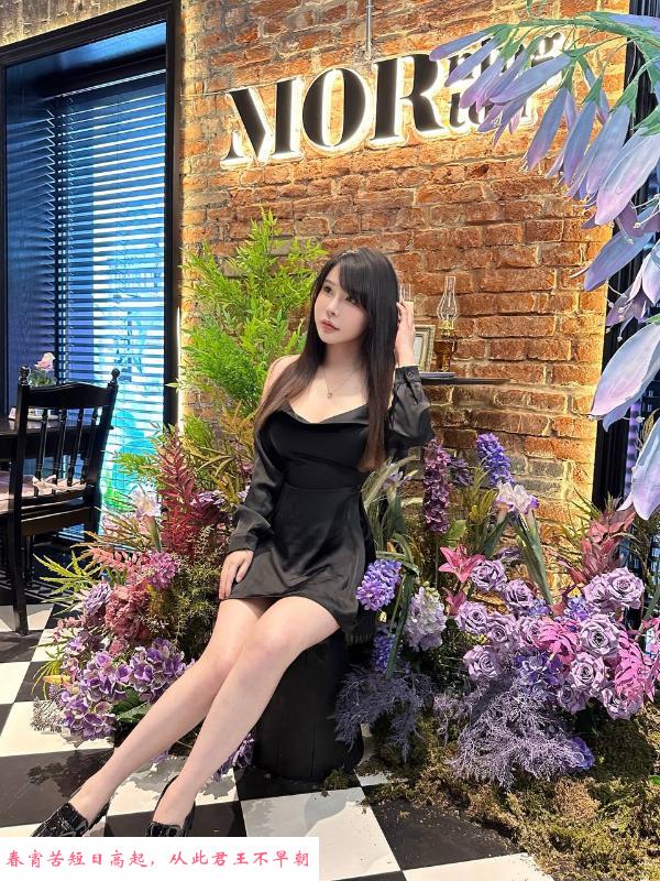性感黑丝大胸嫩妹 第3张