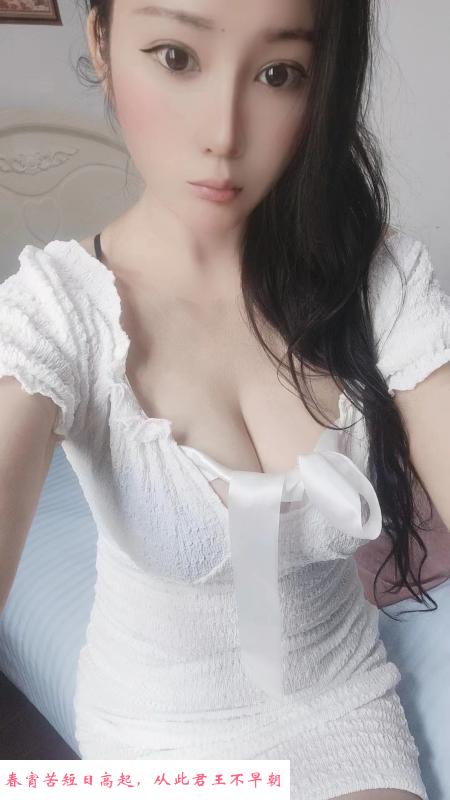 可舌吻大波妹 第1张