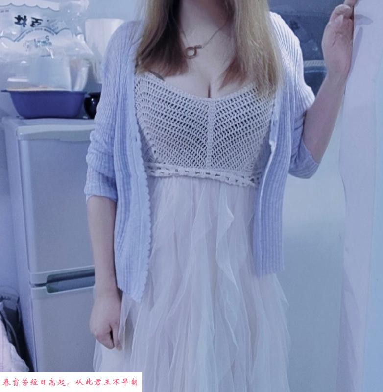 翻身站大胸泄火妹 第1张
