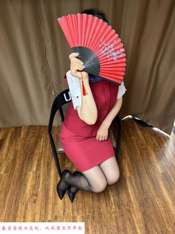 迈皋桥地铁站轻熟女 第3张