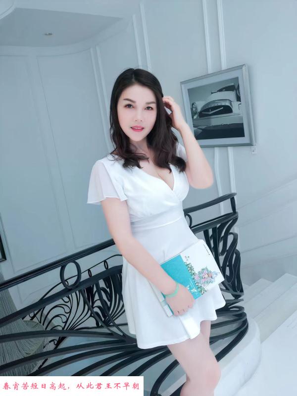 南宁大奶圆臀 第3张