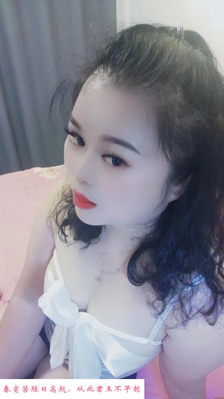 风骚微胖妞 第1张
