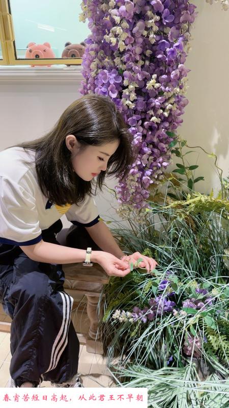风骚服务系少妇 第2张