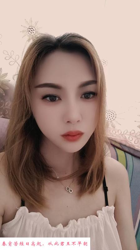 鼓楼身材挺棒御姐 第2张
