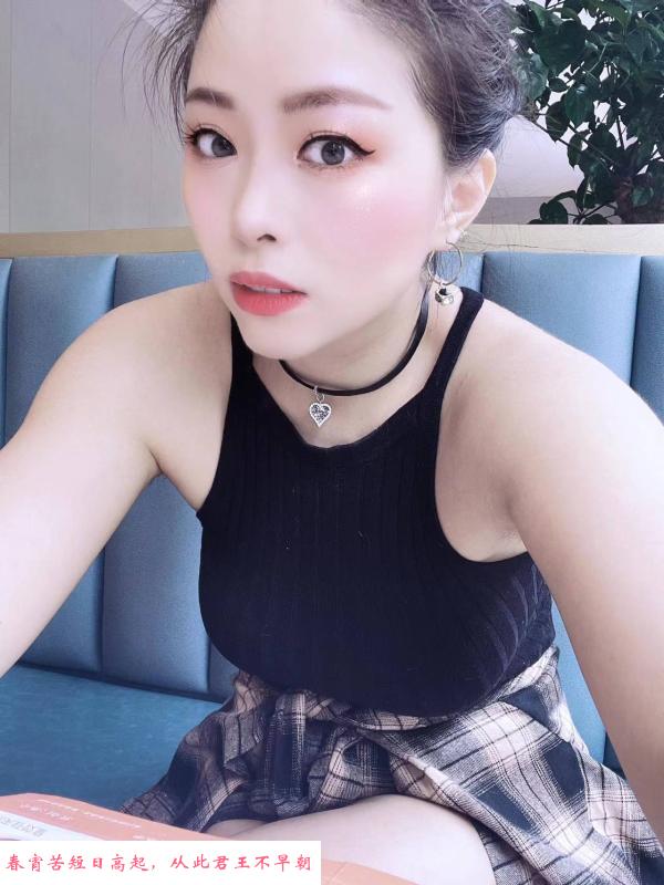 舔蛋女王高手 第3张