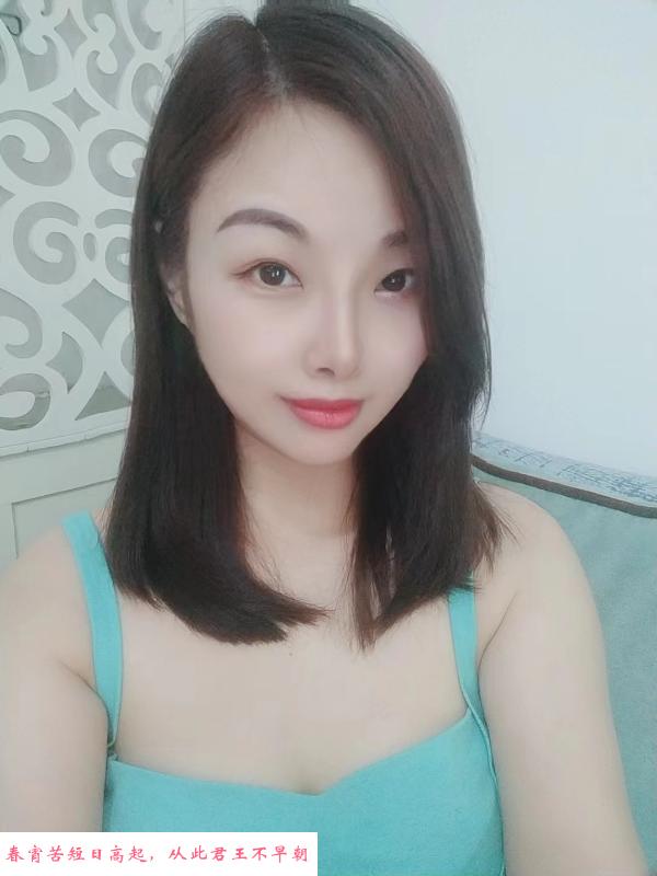 御姐佩佩 第2张