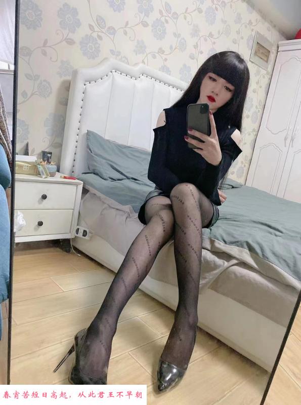 再战TS人妖可可 第2张