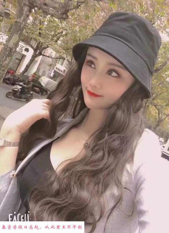 大胸模特身材牡丹 第2张